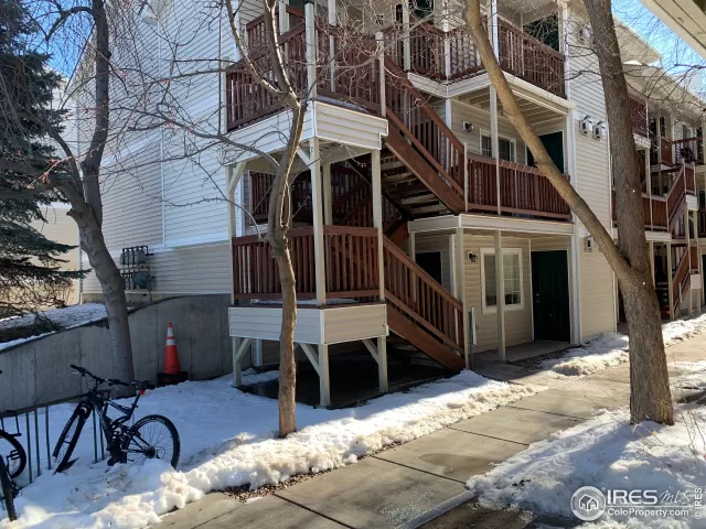 MLS: 899907 Condo For Sale