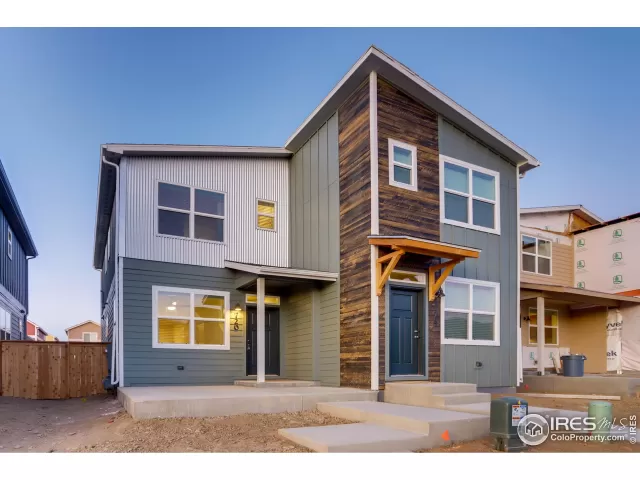 MLS: 899917 Condo For Sale