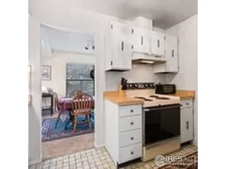 Photo #5: 900181 Listing