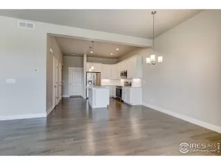 Photo #3: 900242 Listing