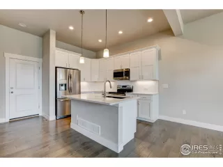 Photo #4: 900242 Listing