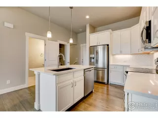 Photo #5: 900242 Listing