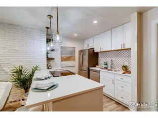 Photo #5: 900273 Listing