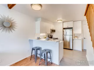 Photo #6: 900369 Listing