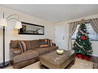 Photo #6: 900390 Listing