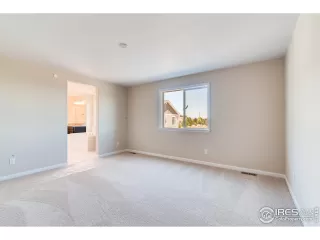 Photo #5: 900395 Listing