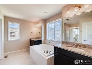 Photo #5: 900396 Listing