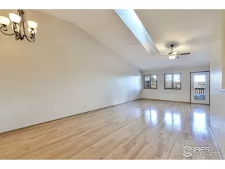 Photo #5: 900471 Listing