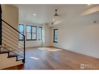 Photo #3: 900549 Listing