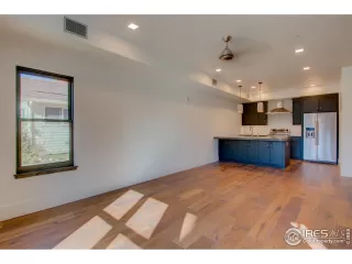 Photo #4: 900549 Listing