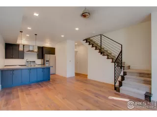 Photo #5: 900549 Listing