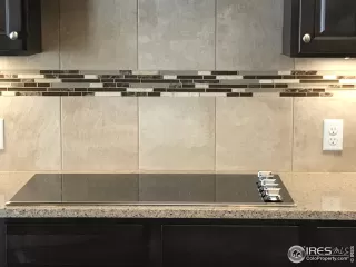 Photo #5: 900882 Listing