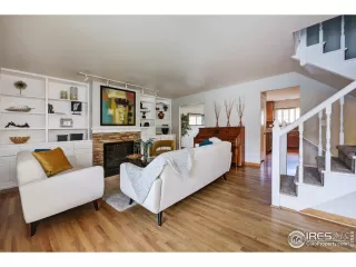 Photo #5: 900893 Listing