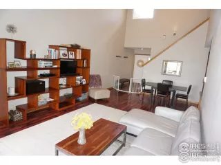 Photo #6: 900894 Listing