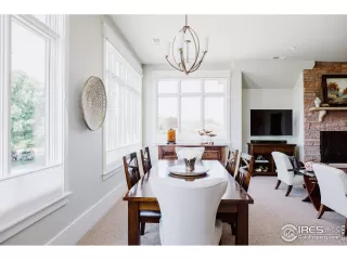 Photo #5: 900921 Listing