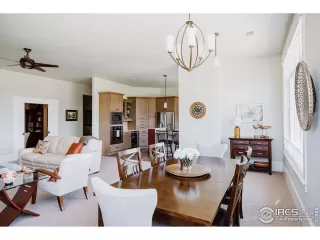 Photo #6: 900921 Listing