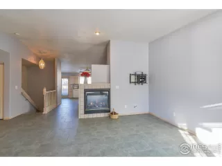 Photo #5: 900922 Listing