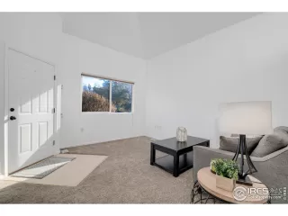 Photo #4: 900964 Listing