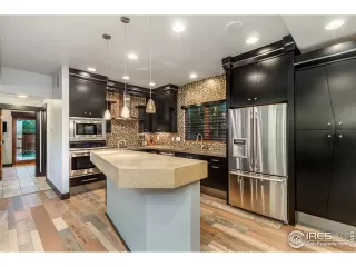 Photo #5: 901146 Listing