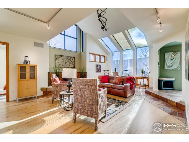 MLS: 901313 Condo For Sale