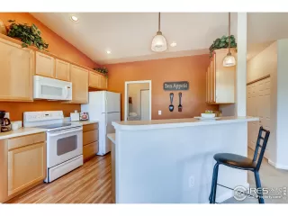 Photo #6: 901467 Listing