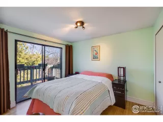 Photo #6: 901500 Listing