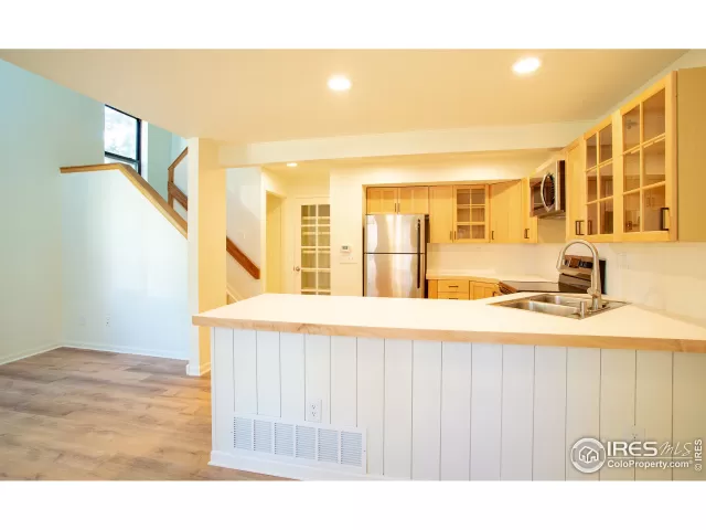 MLS: 901585 Condo For Sale