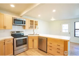 Photo #6: 901585 Listing