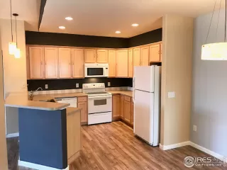 Photo #2: 902001 Listing