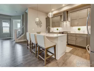 Photo #4: 902051 Listing