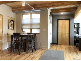 Photo #5: 9022438 Listing