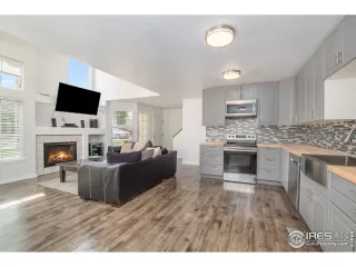 Photo #5: 902250 Listing