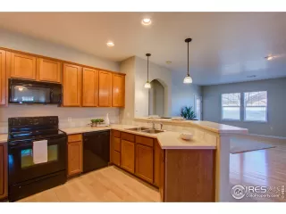 Photo #4: 902262 Listing