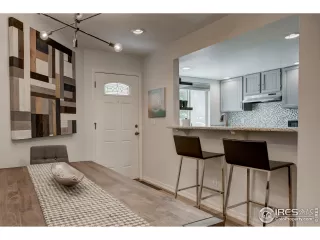 Photo #4: 902316 Listing