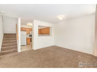 Photo #6: 902428 Listing