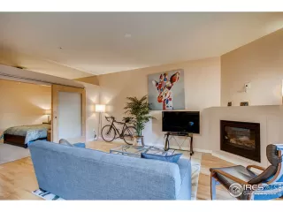 Photo #6: 902995 Listing