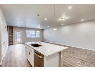 Photo #5: 903693 Listing