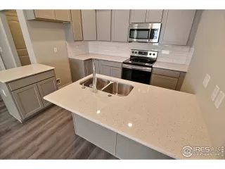 Photo #5: 903947 Listing