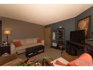 Photo #5: 904404 Listing