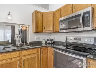 Photo #3: 904900 Listing