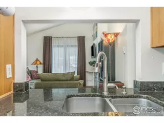 Photo #4: 904900 Listing