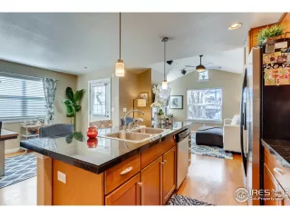 Photo #5: 904946 Listing