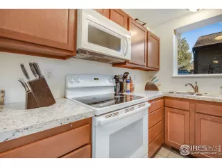 Photo #5: 904978 Listing