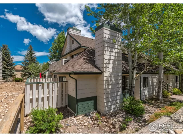 MLS: 905075 Condo For Sale