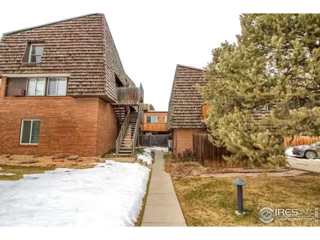 MLS: 905116 Condo For Sale