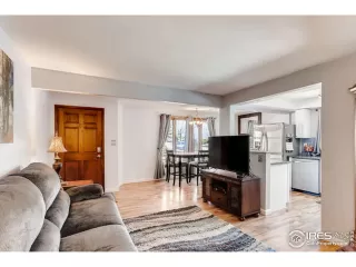 Photo #5: 905290 Listing