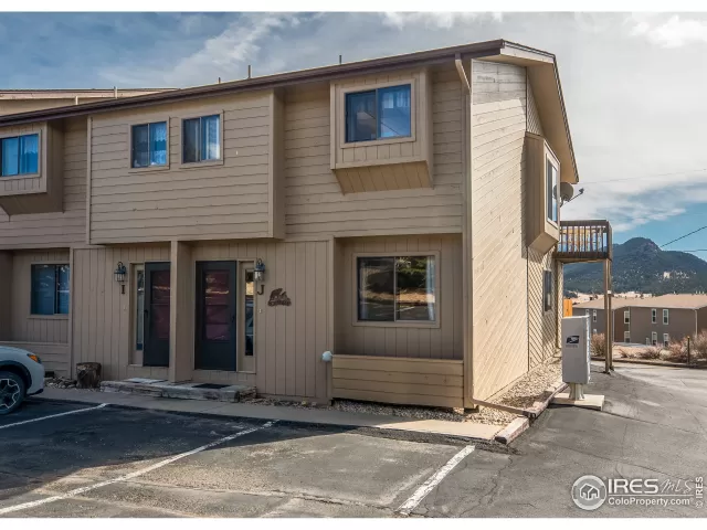 MLS: 906192 Condo For Sale