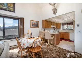 Photo #5: 906192 Listing