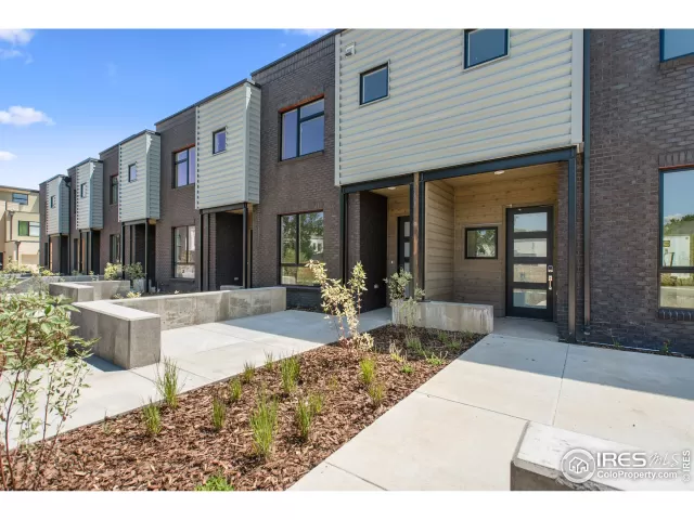 MLS: 906288 Condo For Sale