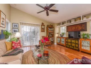 Photo #5: 906537 Listing